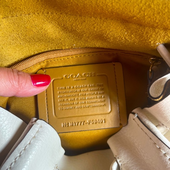 Original Coach mini backpack leather, ivory color. - Picture 2 of 6